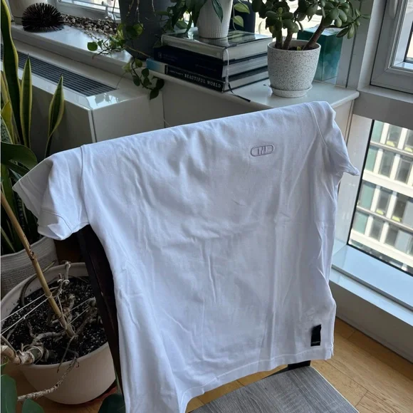 Fendi Men’s White Tee - Size S - Picture 4 of 6